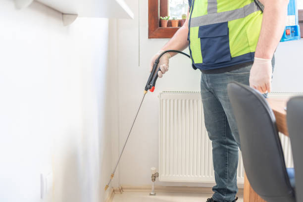 Best Emergency Pest Control  in Hobart, WI